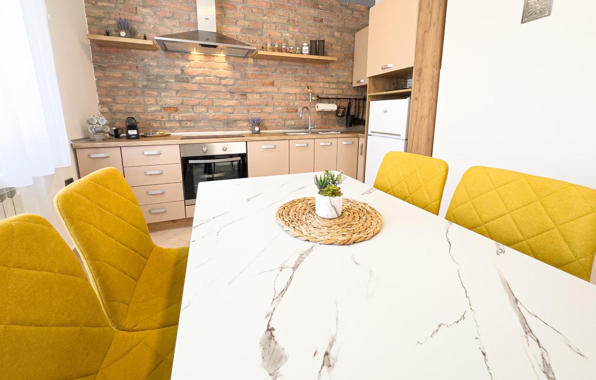 Luxurious And Cosy Brick Apartment - Free Private Parking SJJ Exterior photo